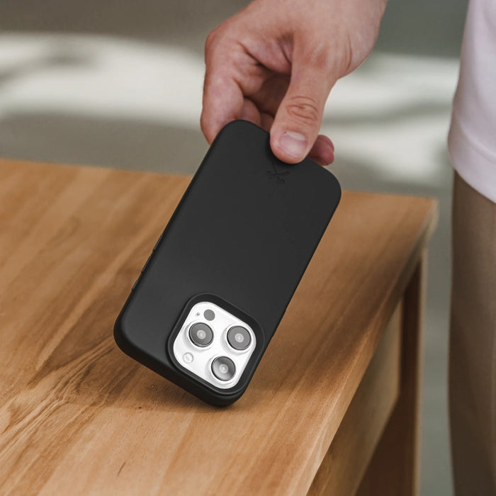WOODCESSORIES Bio Case – Nachhaltiges Handy-Cover für iPhone 15 Pro