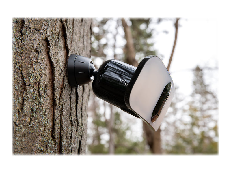 Arlo Pro 3 Flutlichtkamera – Kabellos, 2K-Video, Innen & Außen