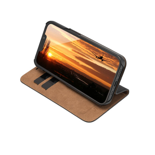 JT BERLIN Echtleder BookCase – Schutzhülle für iPhone 16 Pro