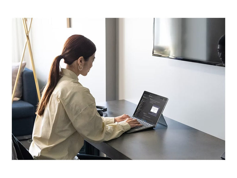 Microsoft Surface Pro Signature Keyboard – Mit Trackpad und Stifthalter