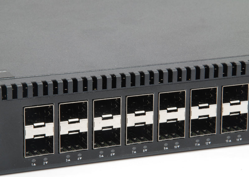 LEVELONE Netzwerk-Switch – 28 Anschlüsse, Rack-montierbar