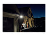 Arlo Pro 3 Flutlichtkamera – Kabellos, 2K-Video, Innen & Außen